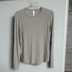 lululemon athletica Long Sleeve Top in Gray